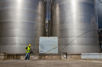 柔性陶瓷耐磨涂料在化工储罐中的应用价值及性能研究